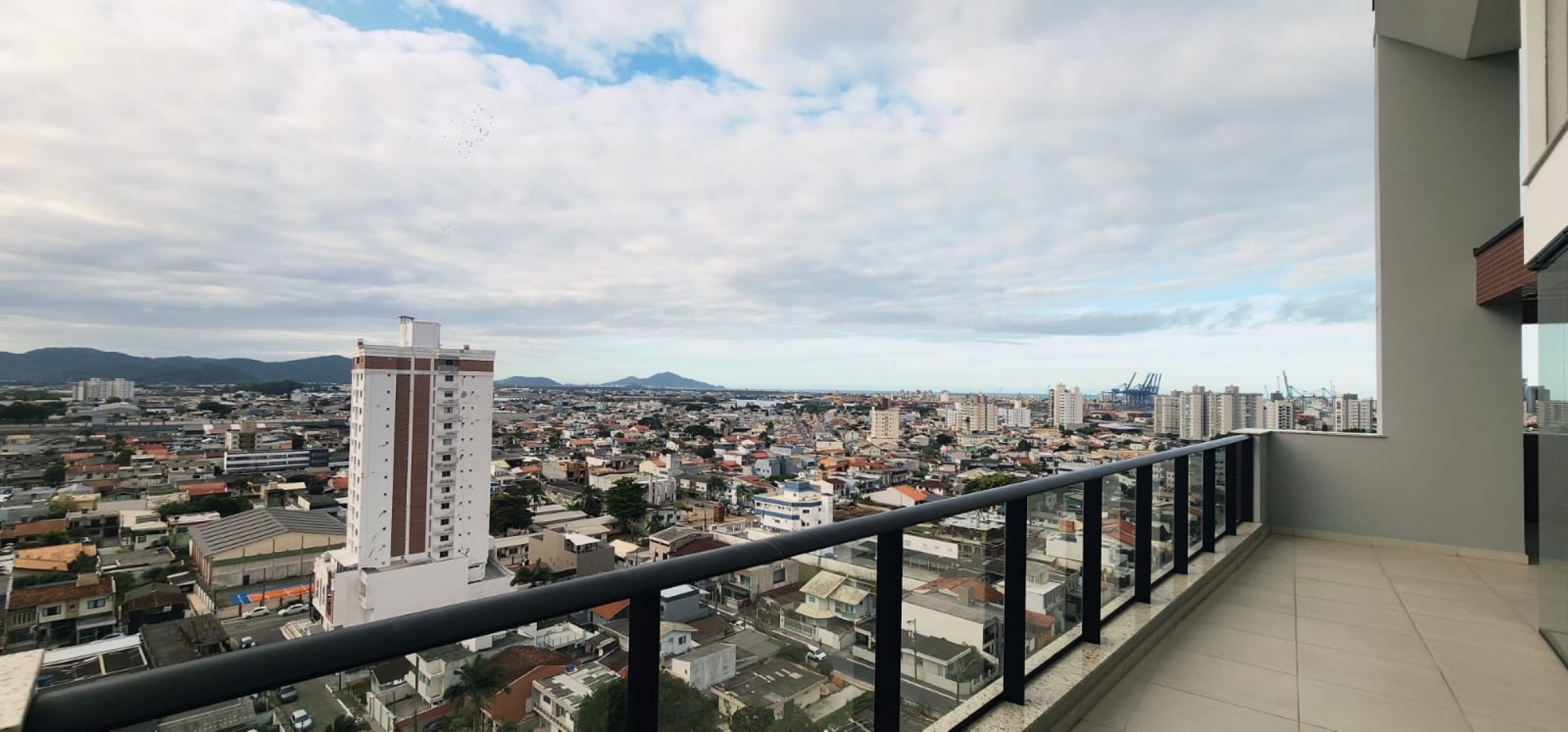 VENDA: Apartamento com Suíte + 1 quarto no Bairro São João em Itajaí - Próximo ao Supermercado Kock e Igreja São João. - Apartamentos | Adriana Magalhães Corretora CRECI 35.366